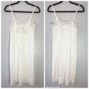 Vintage Shadowline White Slip, Vintage Lingerie Slip Dress, Ultra Feminine, 34T
